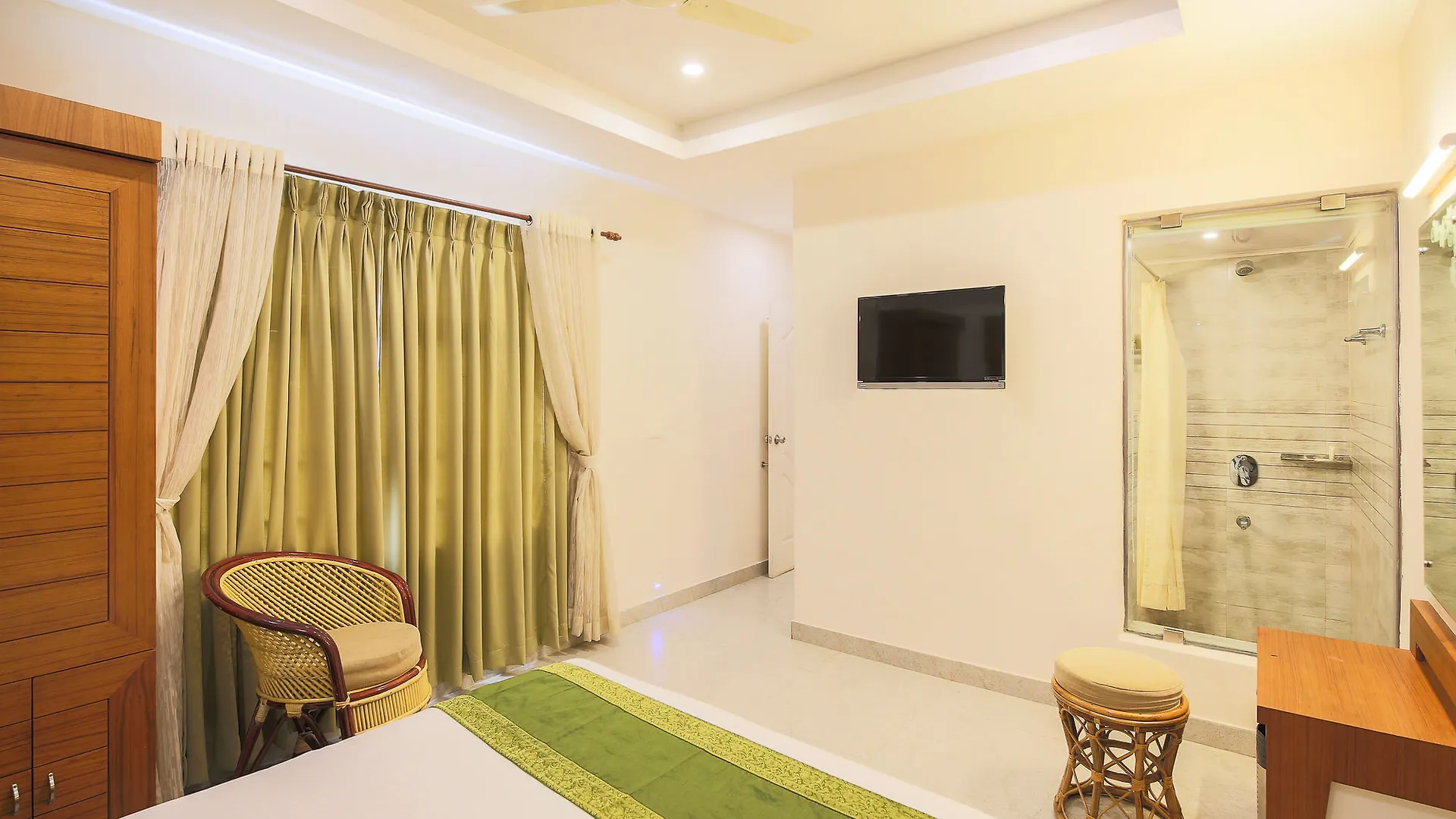 Treebo Monsoon Grande Hotel Chithirapuram 3*,