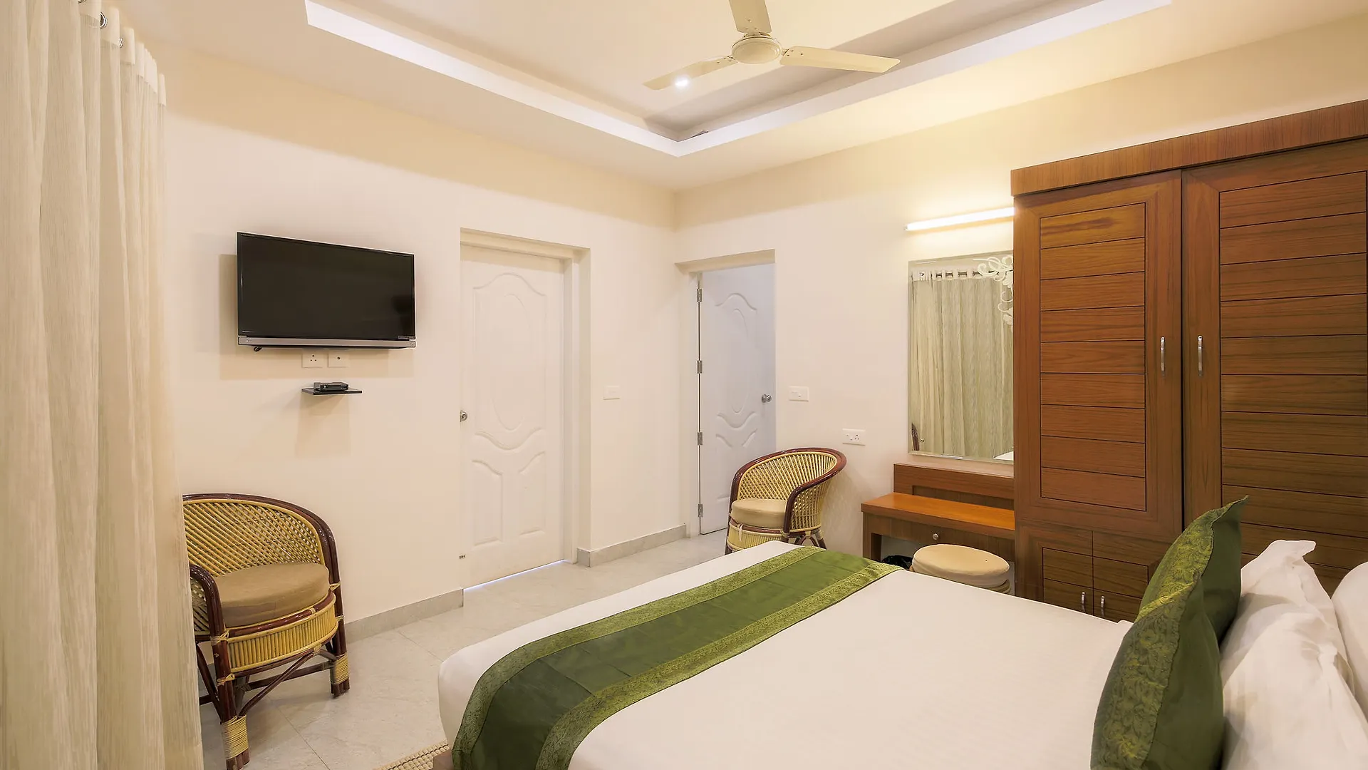 Treebo Monsoon Grande Hotel Chithirapuram