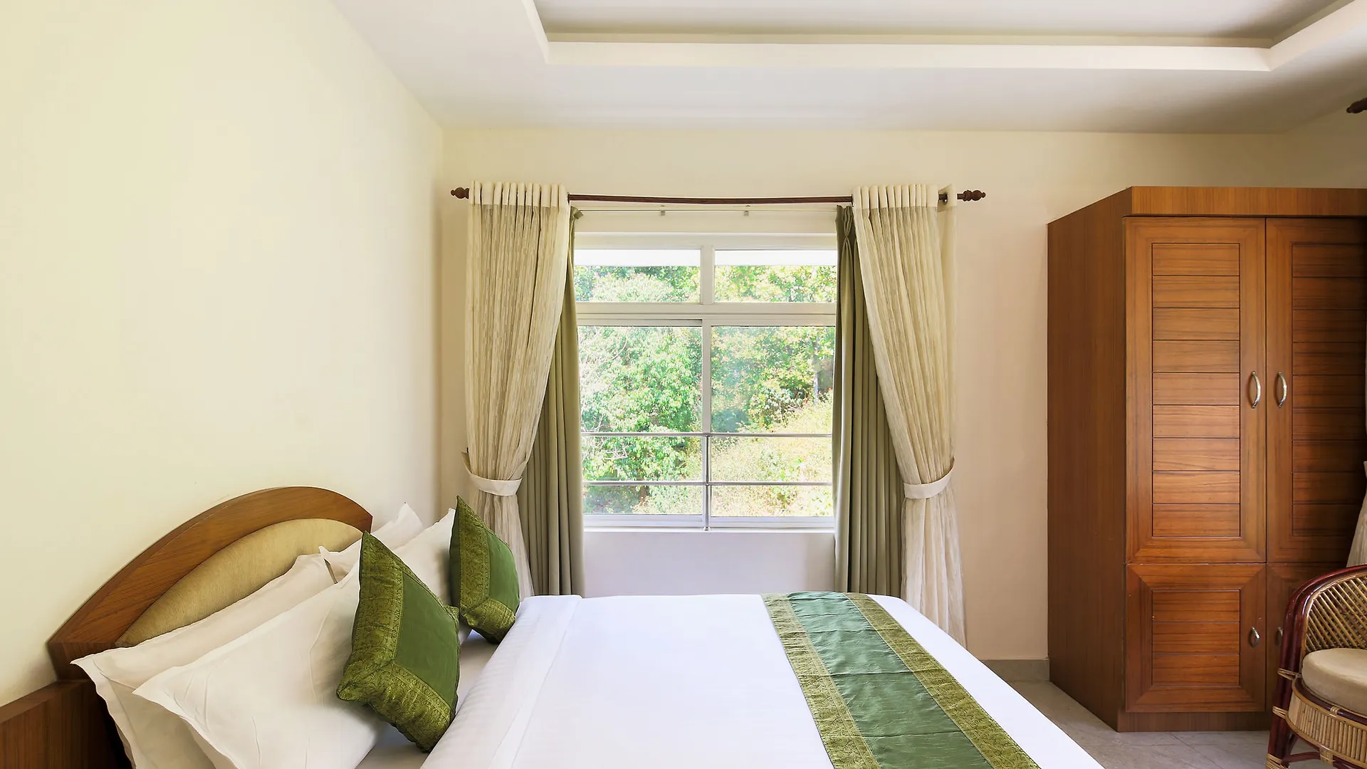 Treebo Monsoon Grande Hotel Chithirapuram